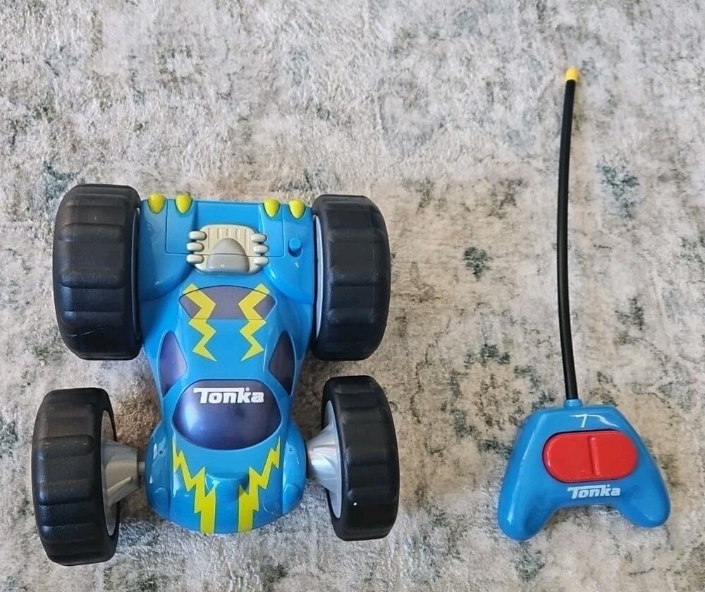 Tonka Chuck & Friends Flip Red Blue Bounce Back Racer Remote Control Car 27MHz